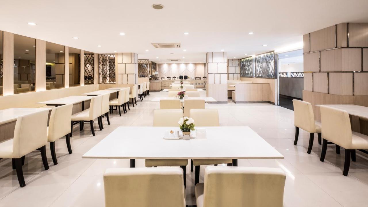 The Airport Courtyard Suvarnabhumi Airport Bangkok Bagian luar foto The interior of the lounge